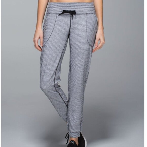 Lululemon Base Runner Pant - Jogger Sweatpants-  White Heathered Black- 2 - Picture 1 of 15